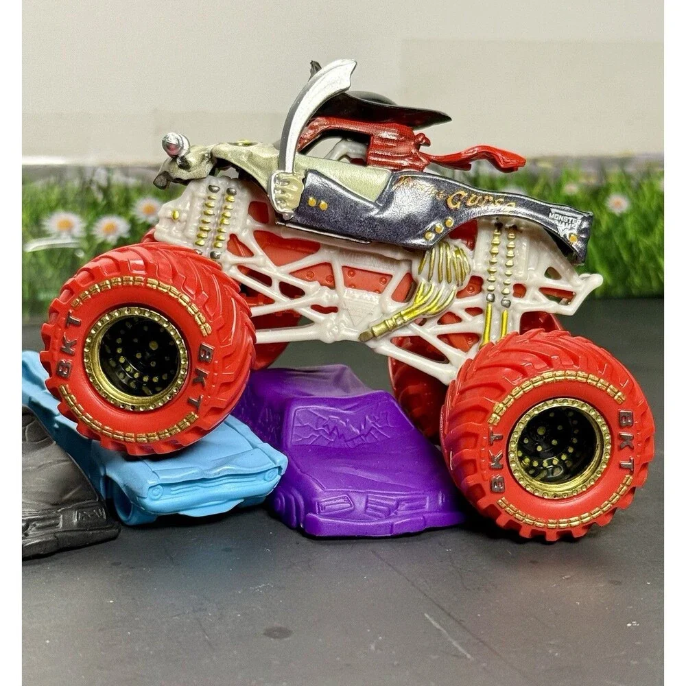 Custom Monster Jam Monster Truck 1:64 Skeleton Pirate’s Curse Red Gold BLK Bone